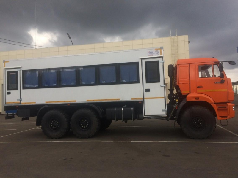 Берлога 6х6 Автобус вахтовый